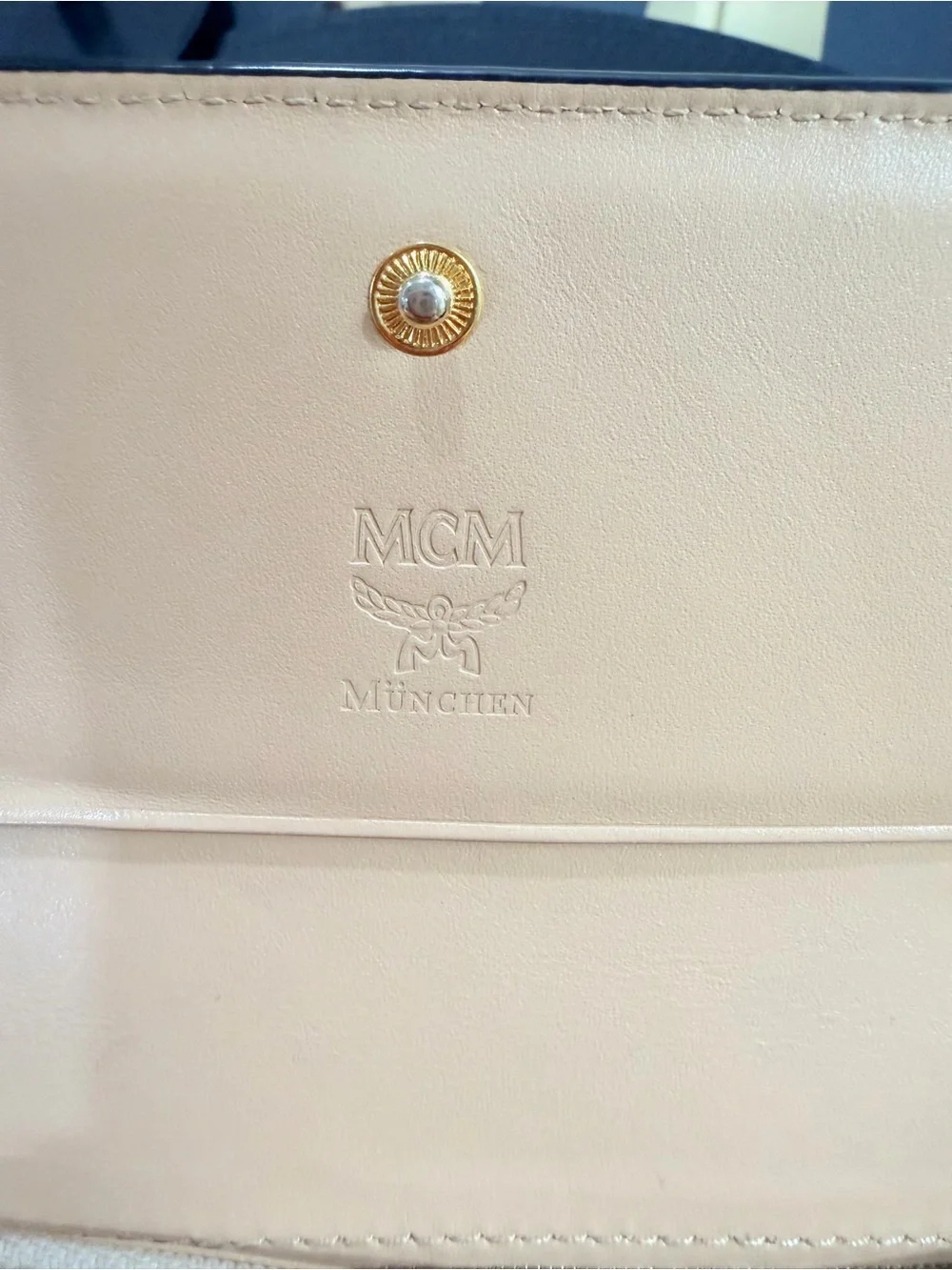 MCM Green Leather Trifold Wallet Gold Logo Card Holder & Coin Zippy pouch